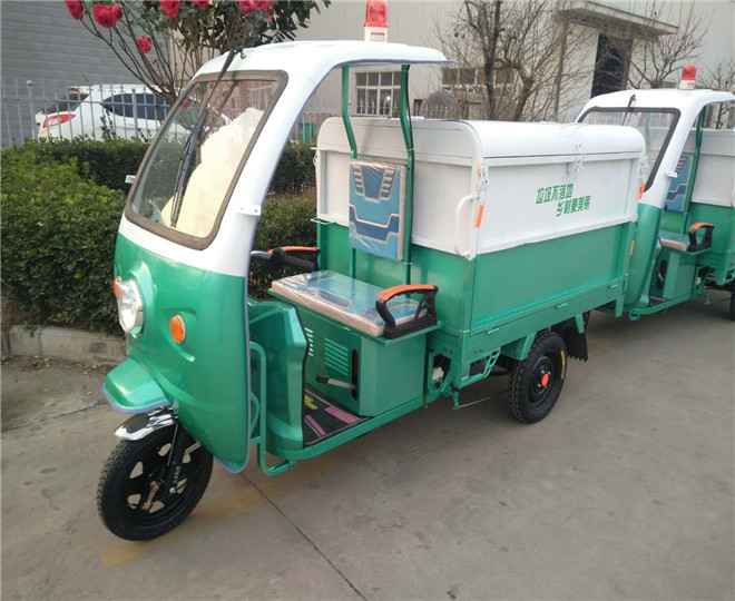 河南環衛工人被欺,出租車司機仗義出手